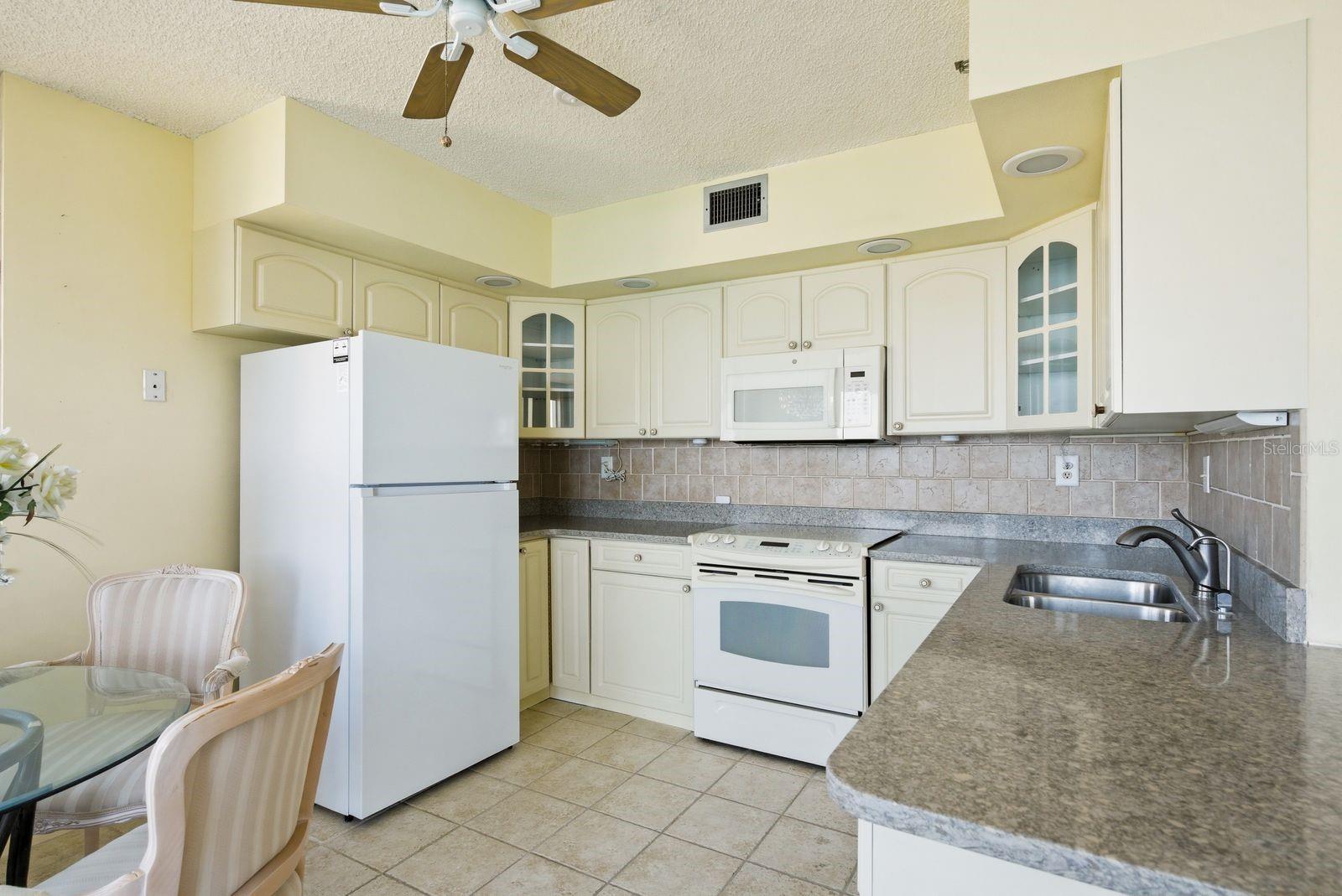 6287 Bahia del Mar Unit 1202, St Petersburg, FL 33715
