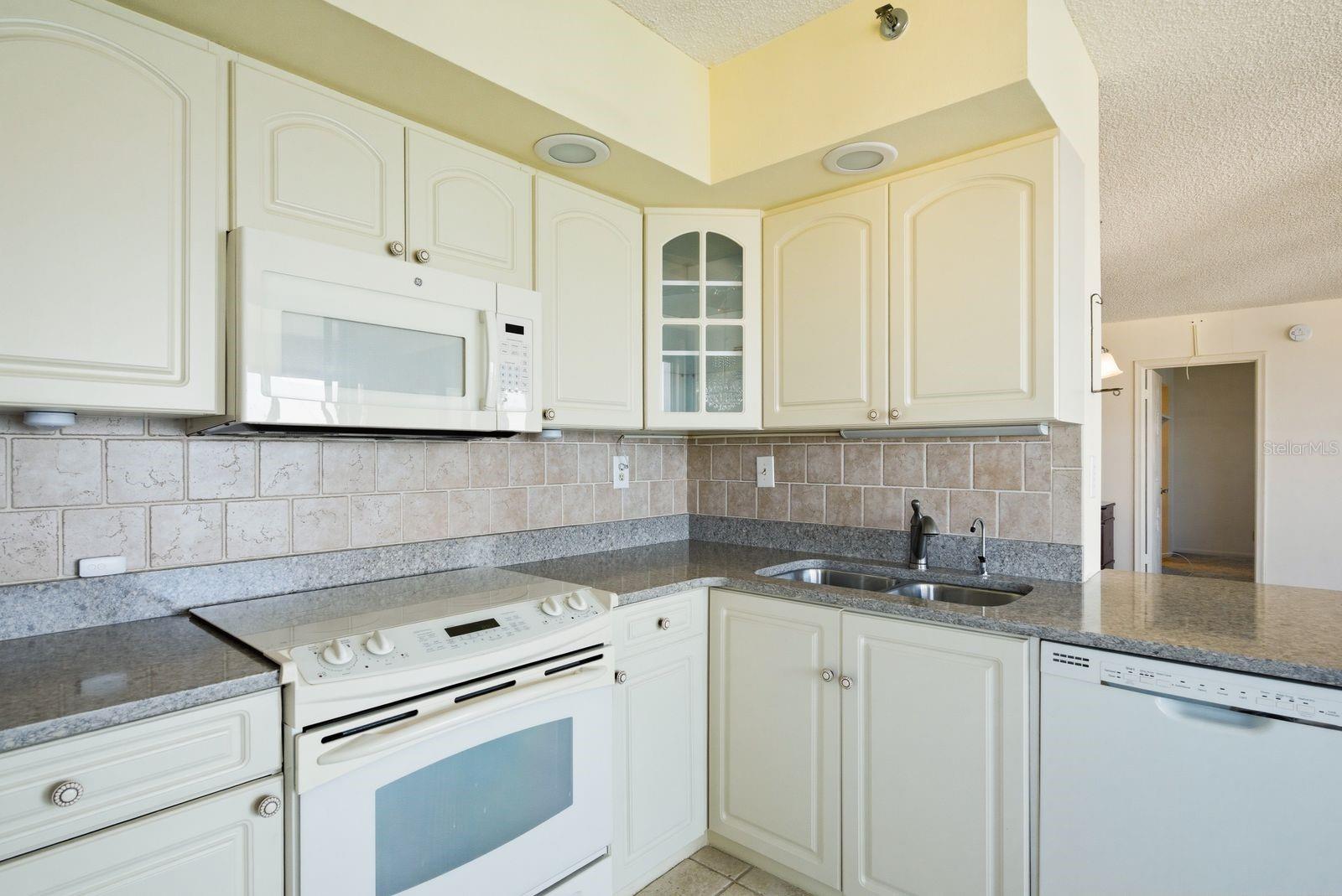 6287 Bahia del Mar Unit 1202, St Petersburg, FL 33715
