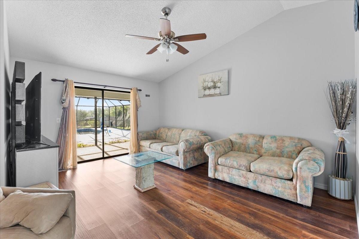 905 Stratford Manor, Brandon, FL 33510