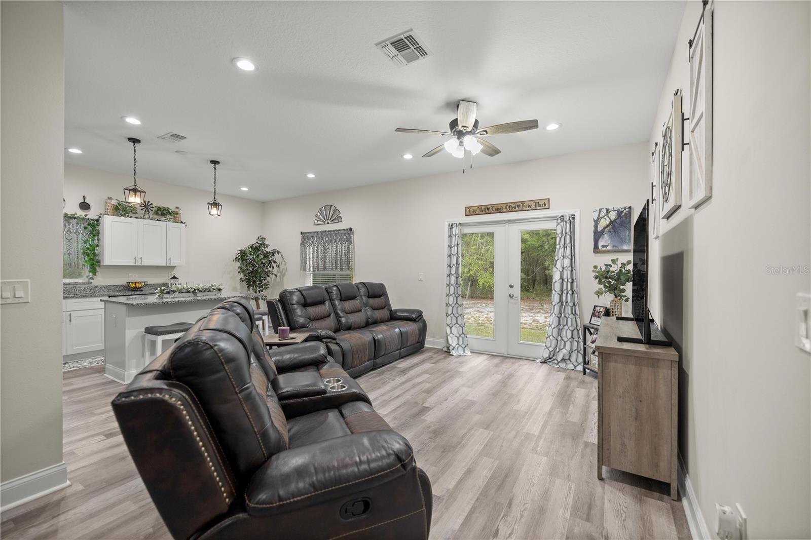 2 Magnolia Pass, Ocklawaha, FL 32179
