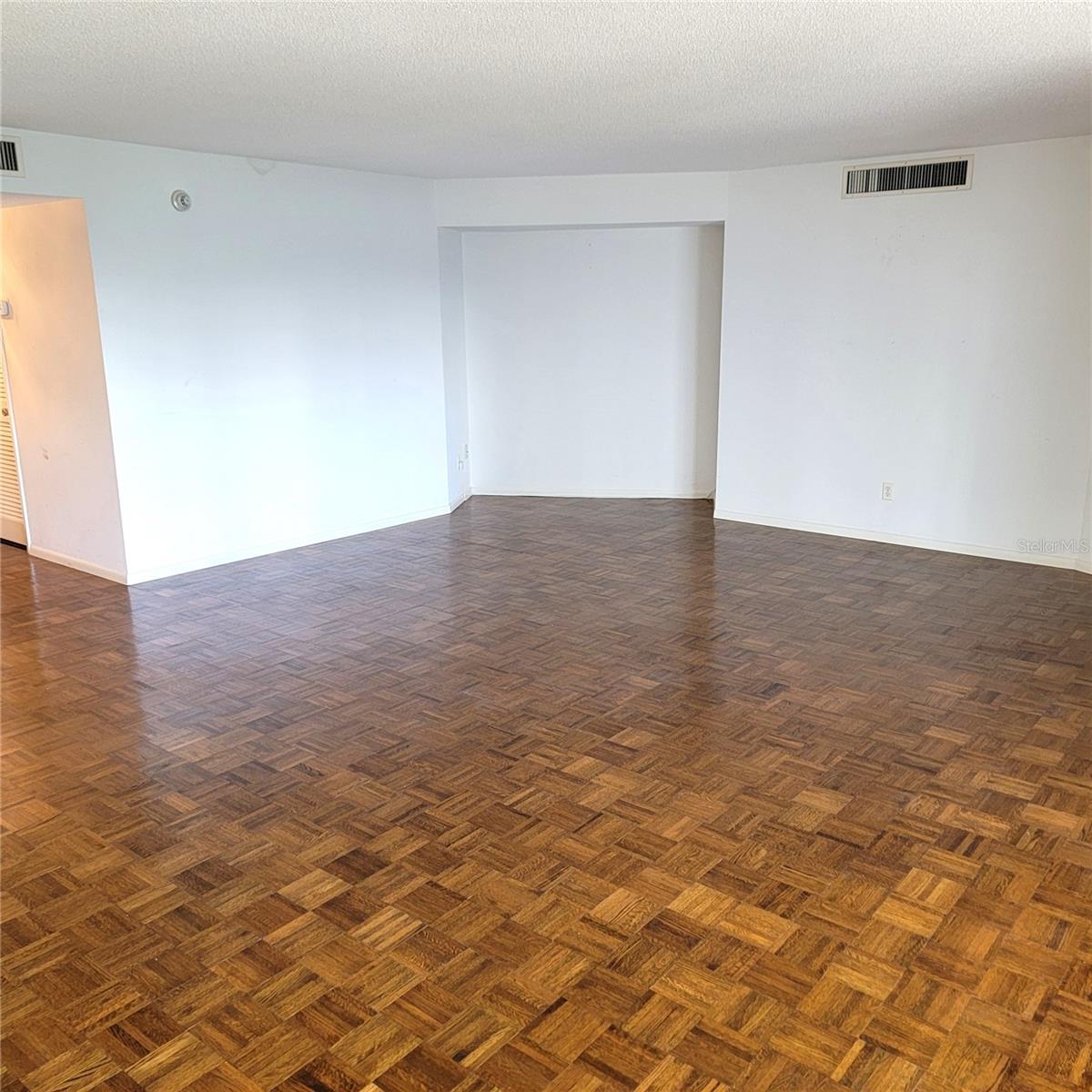 435 Gulfstream Unit 605, Sarasota, FL 34236