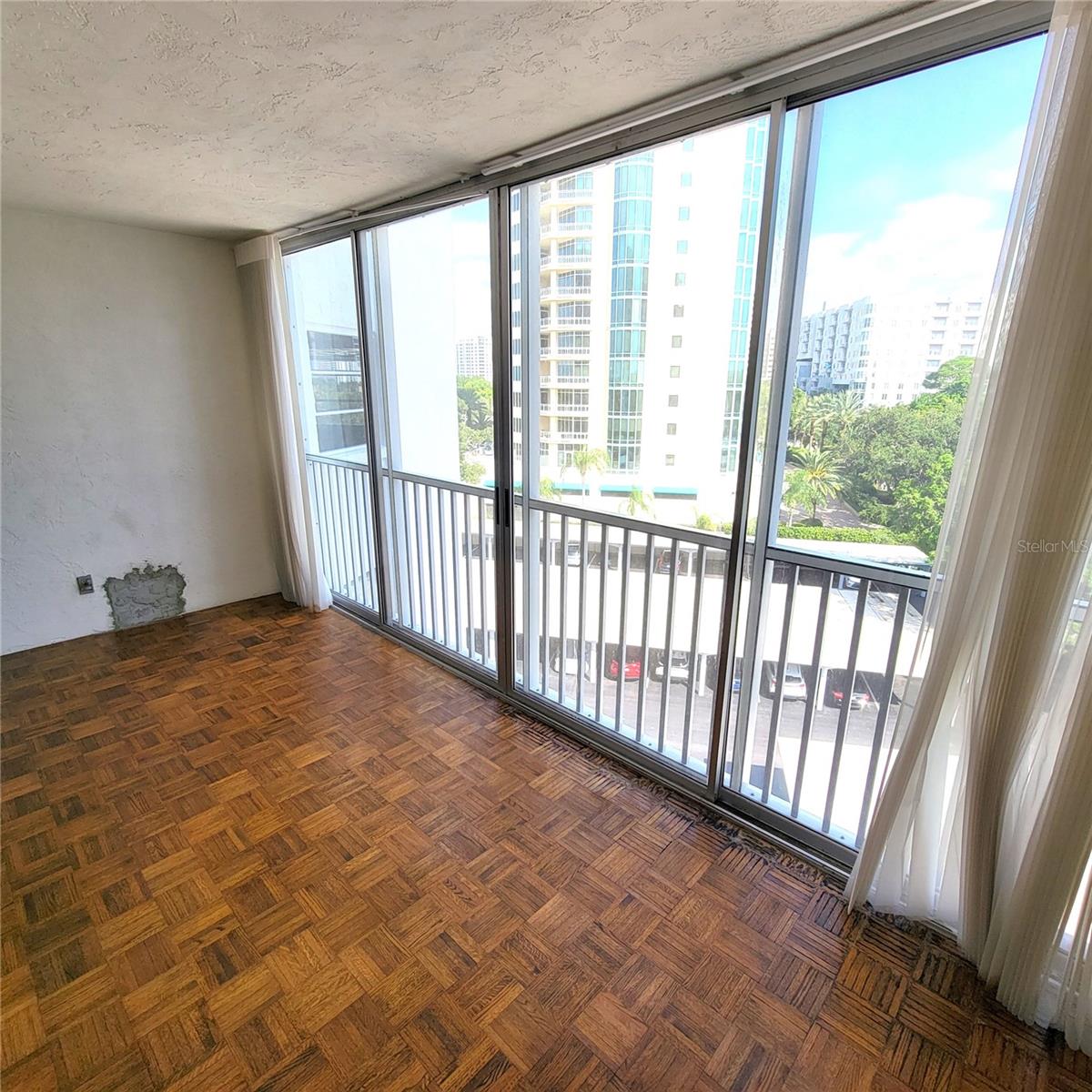 435 Gulfstream Unit 605, Sarasota, FL 34236
