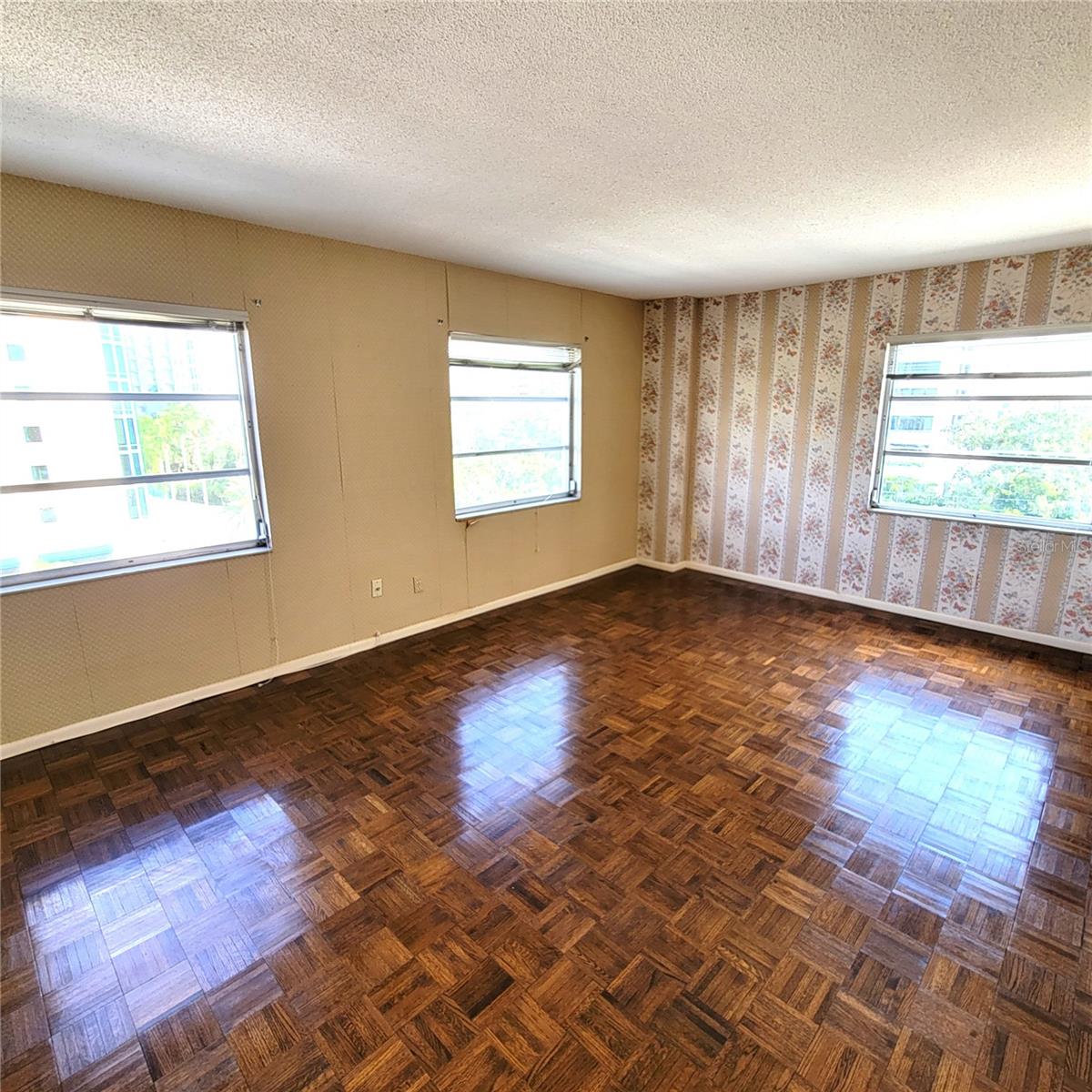 435 Gulfstream Unit 605, Sarasota, FL 34236