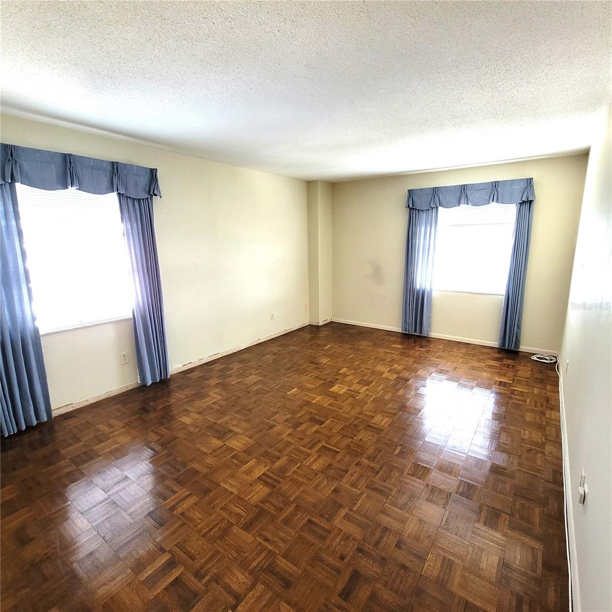 435 Gulfstream Unit 605, Sarasota, FL 34236