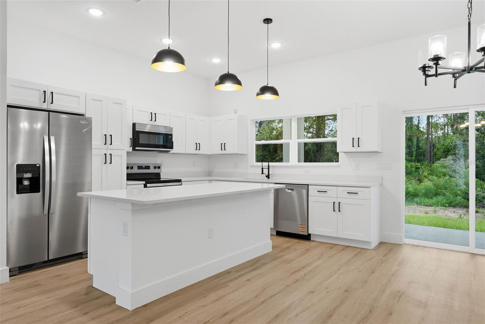 33 Fisher, Ocklawaha, FL 32179