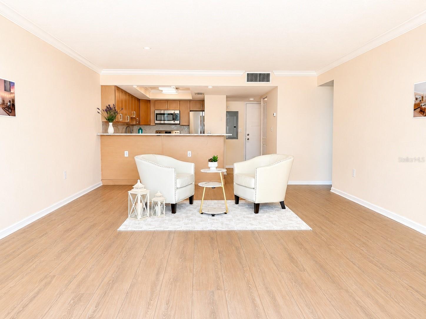 450 Treasure Island Unit 102, Treasure Island, FL 33706