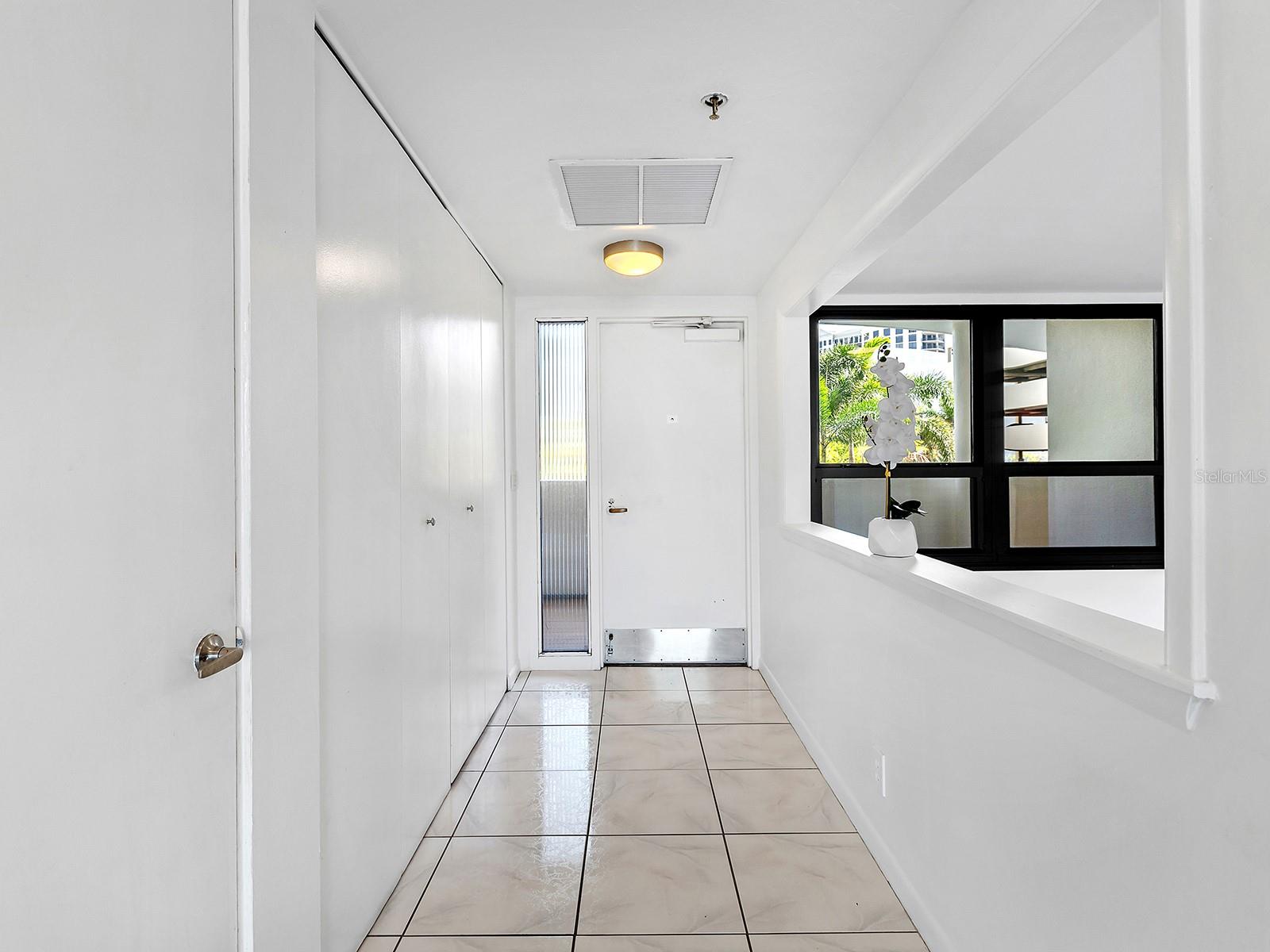 1255 Gulfstream Unit 205, Sarasota, FL 34236