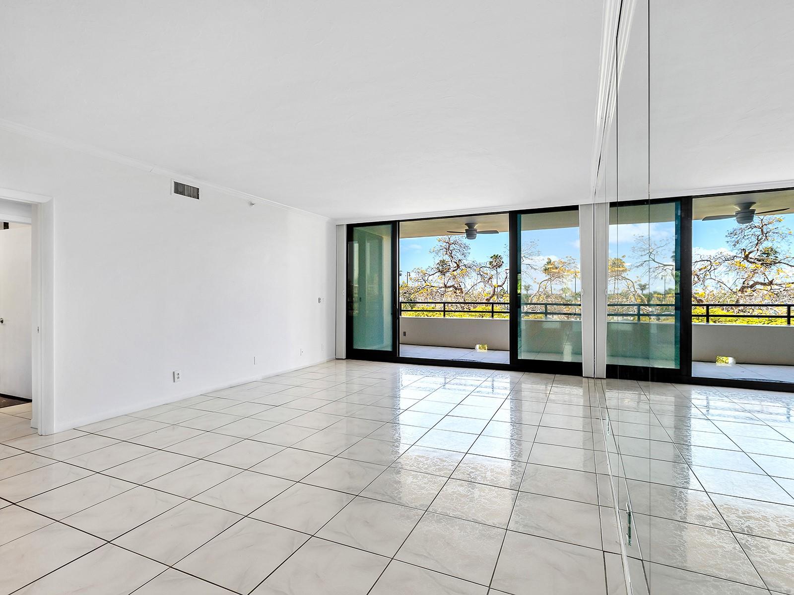 1255 Gulfstream Unit 205, Sarasota, FL 34236