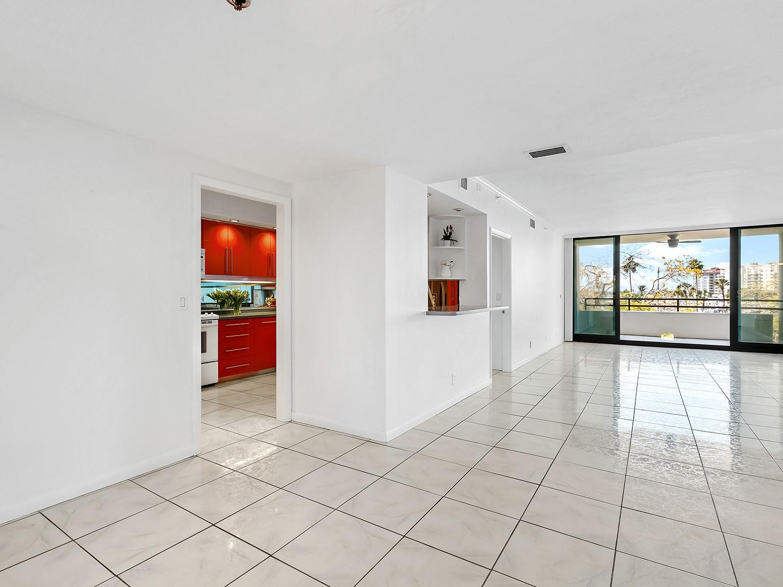 1255 Gulfstream Unit 205, Sarasota, FL 34236