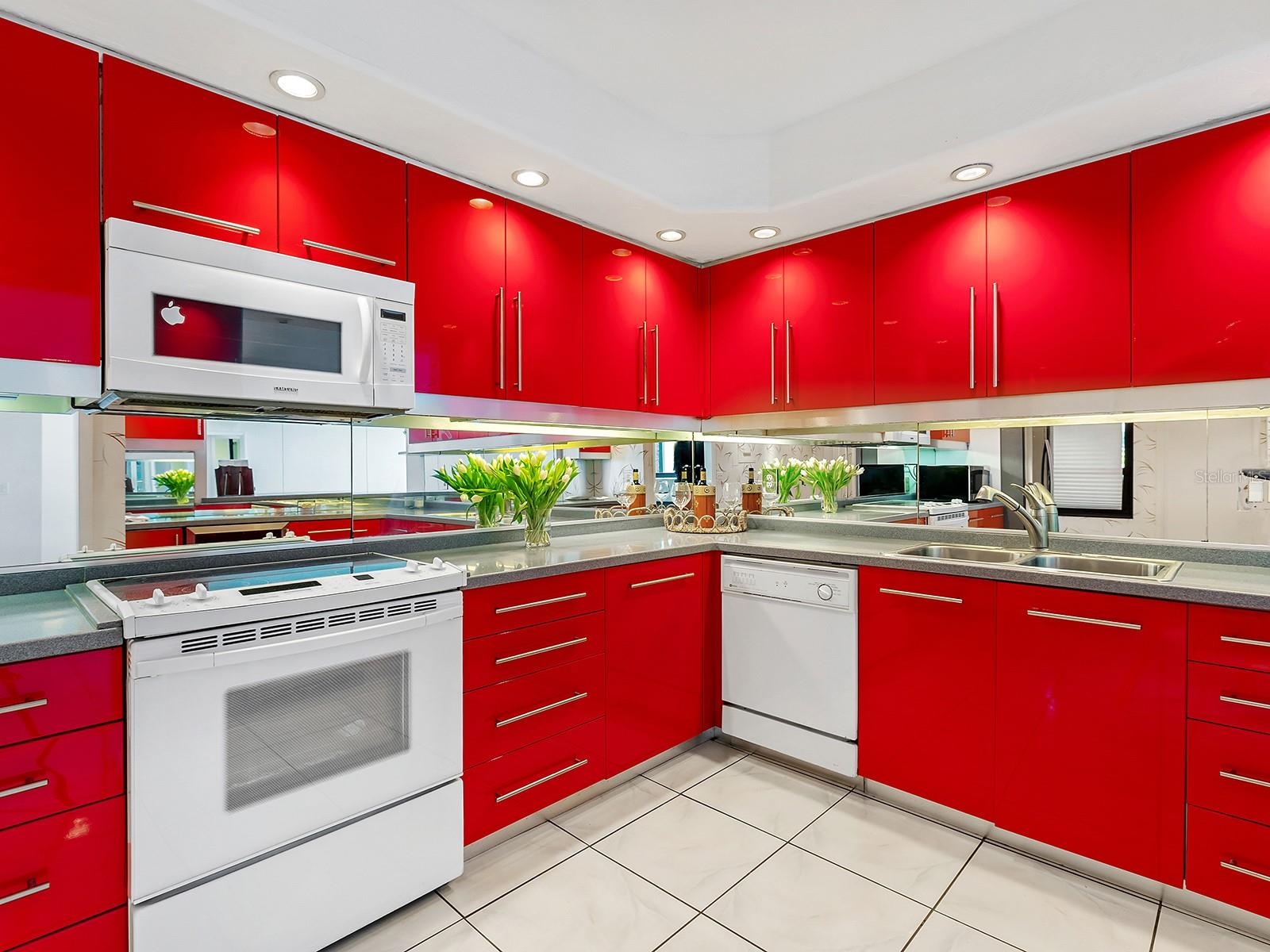 1255 Gulfstream Unit 205, Sarasota, FL 34236