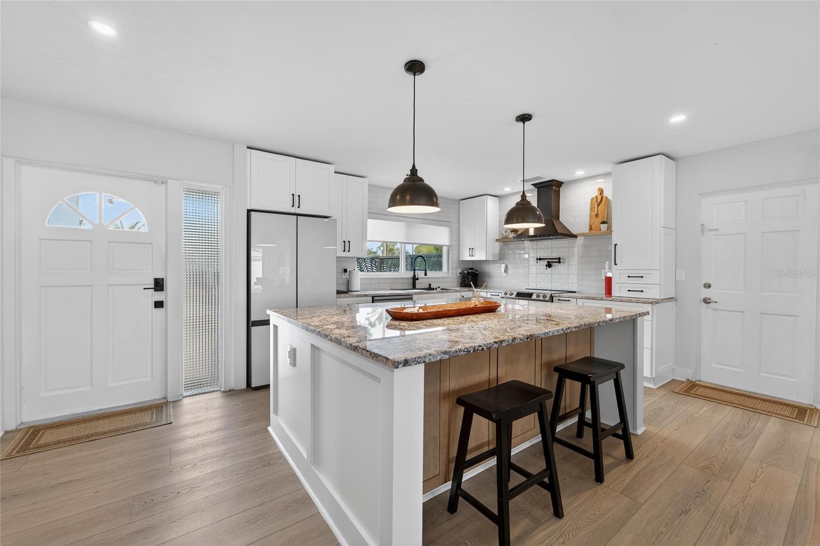2 79th, St Petersburg, FL 33707