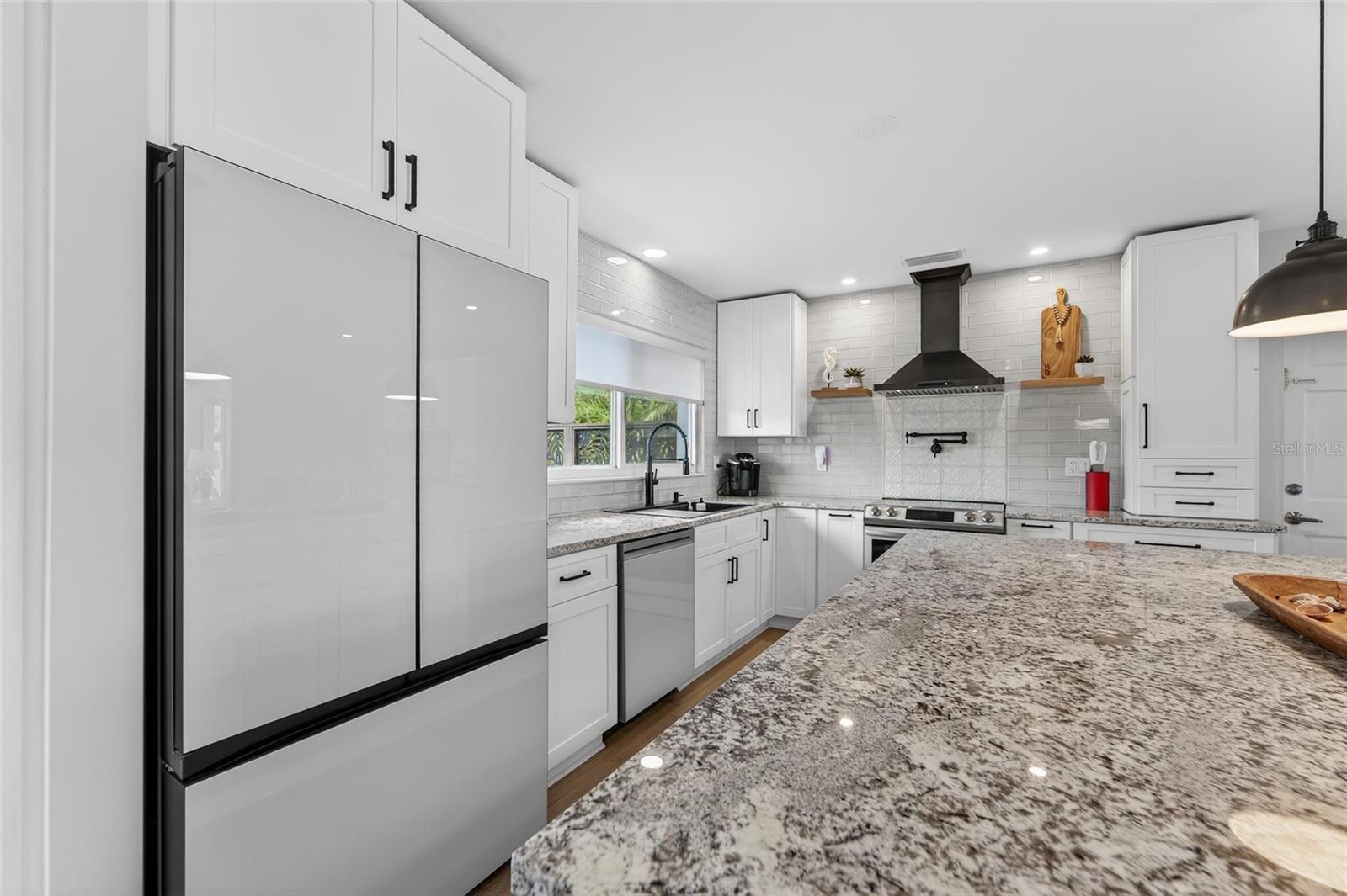 2 79th, St Petersburg, FL 33707