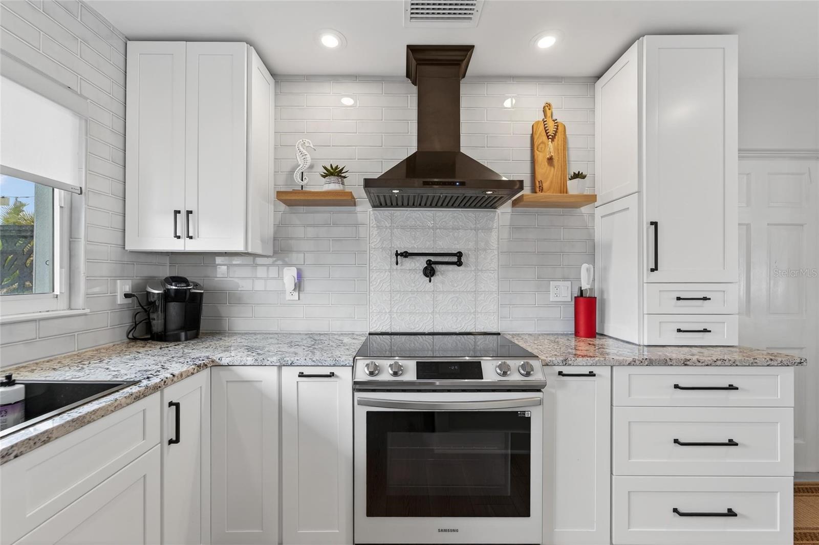 2 79th, St Petersburg, FL 33707