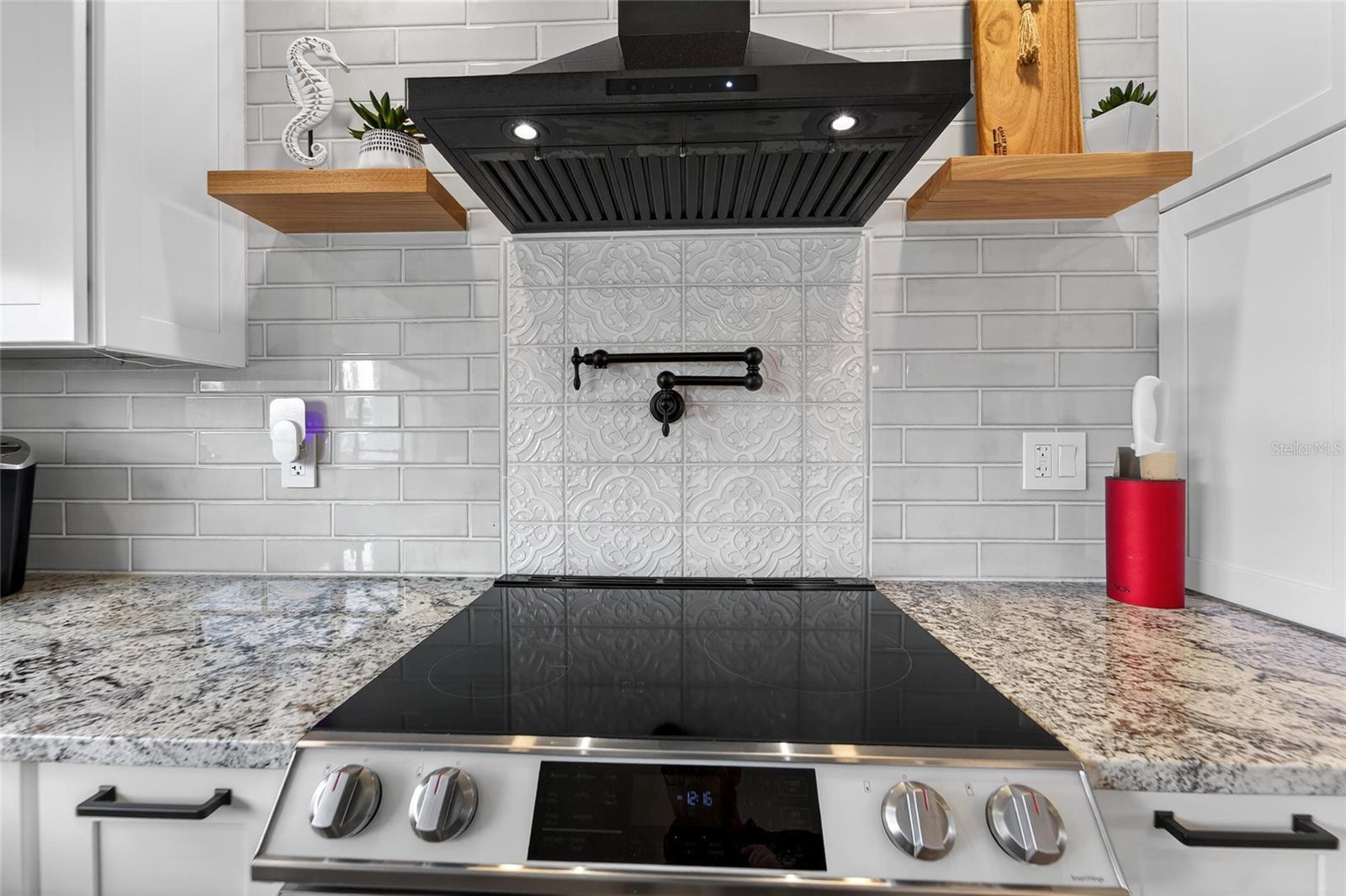 2 79th, St Petersburg, FL 33707