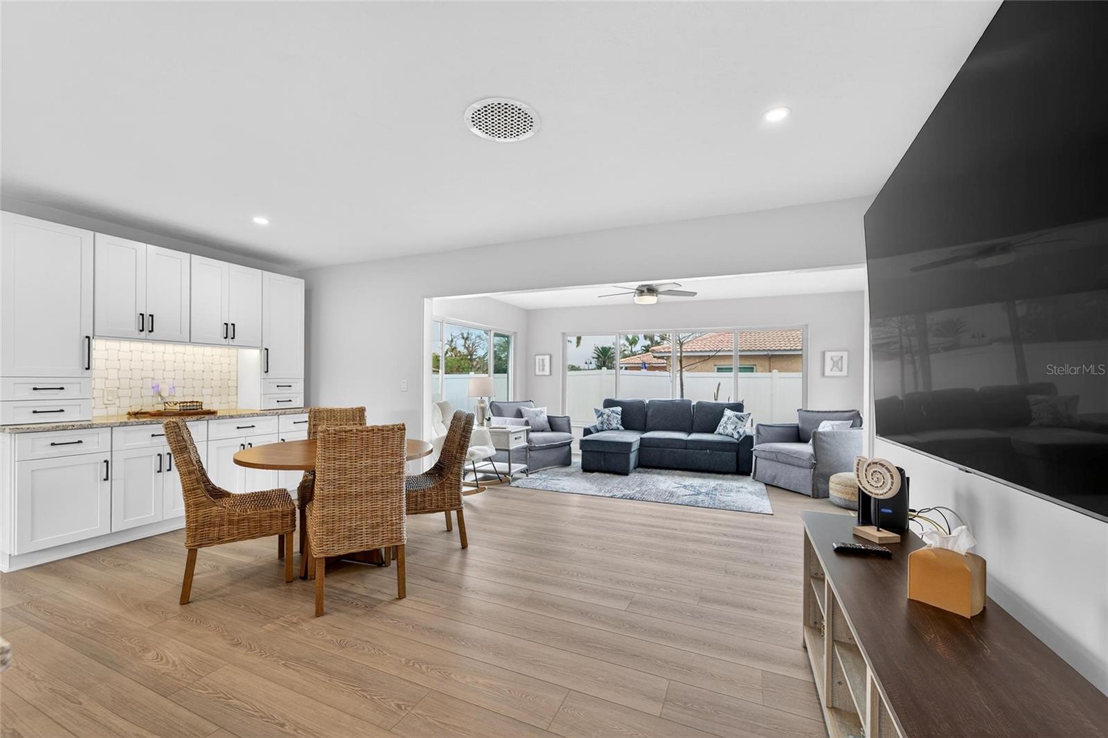 2 79th, St Petersburg, FL 33707