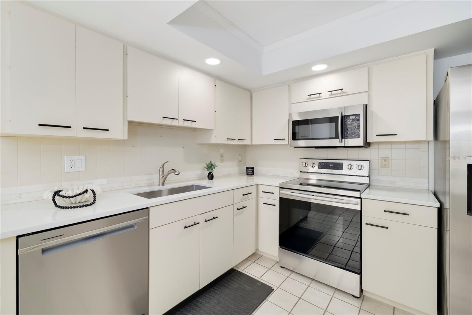 3862 Wilshire Unit 107, Sarasota, FL 34238