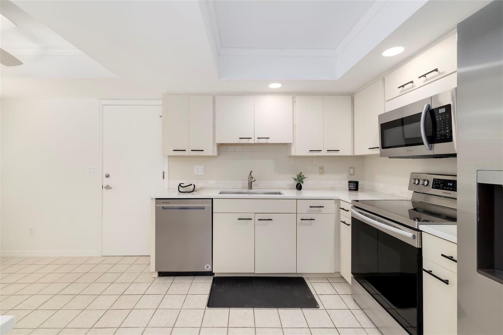 3862 Wilshire Unit 107, Sarasota, FL 34238