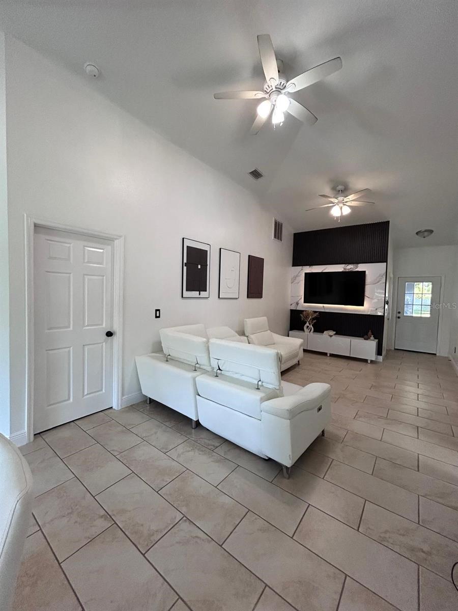 5103 18th, Tampa, FL 33619