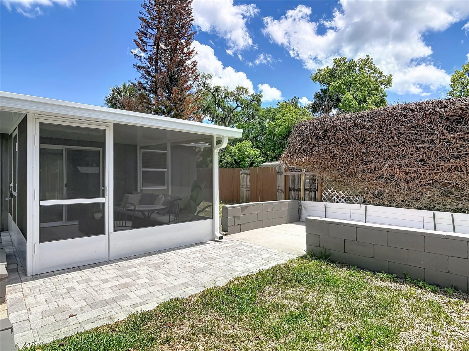 265 Newcomb, New Smyrna Beach, FL 32168