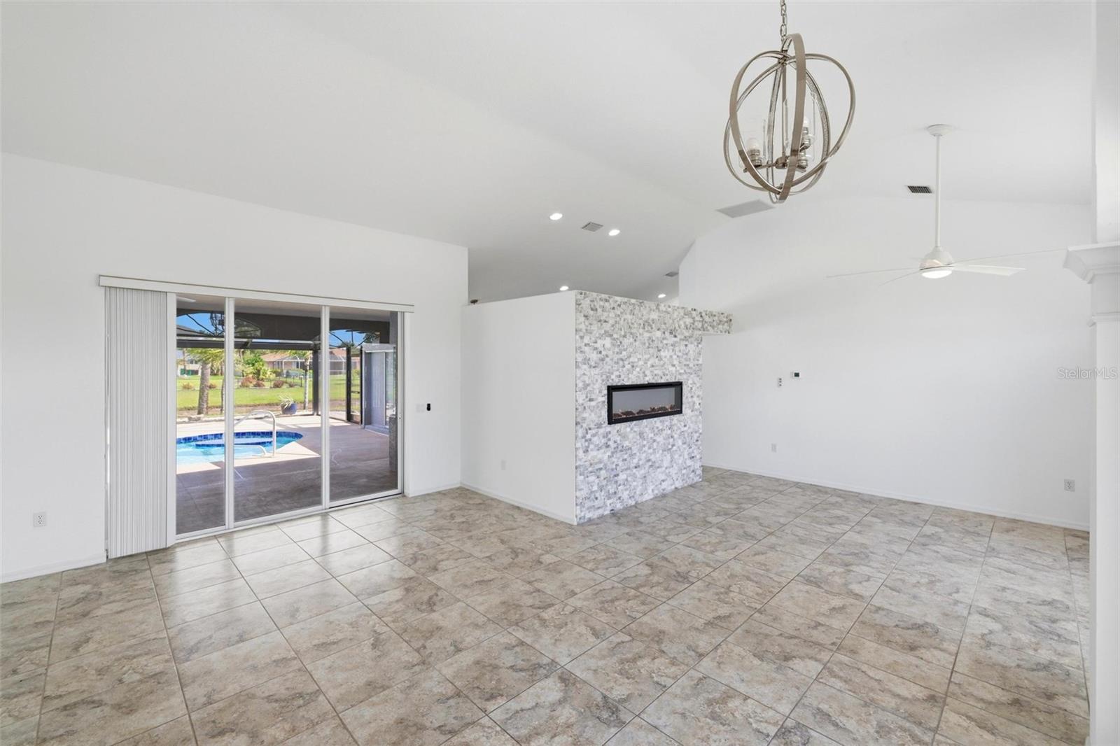 605 Rotonda Cir, Rotonda West, FL 33947