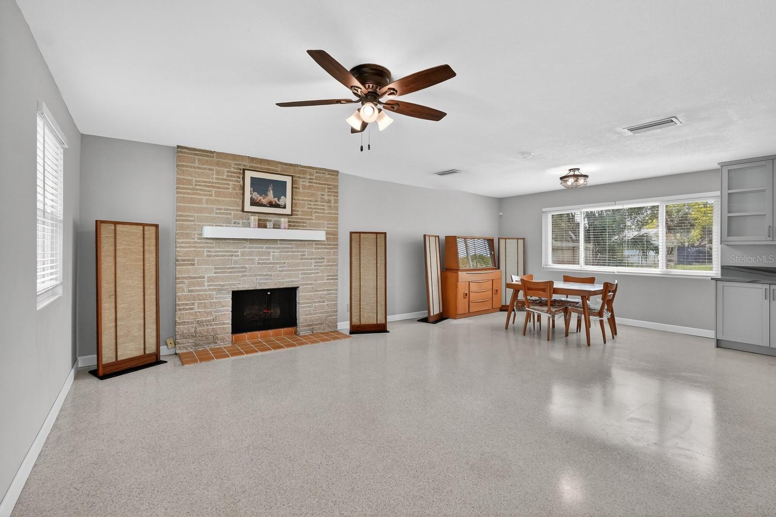 1238 Suwanee, Daytona Beach, FL 32114