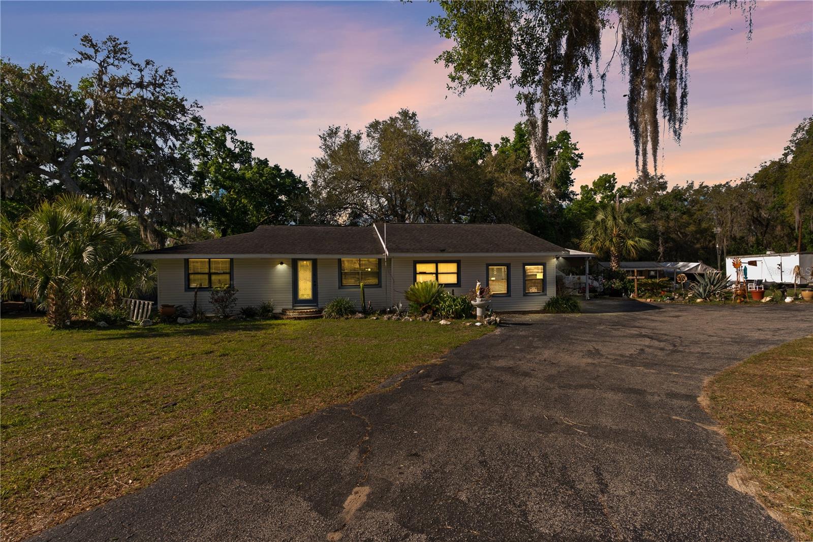 270 Mcclendon, Lady Lake, FL 32159