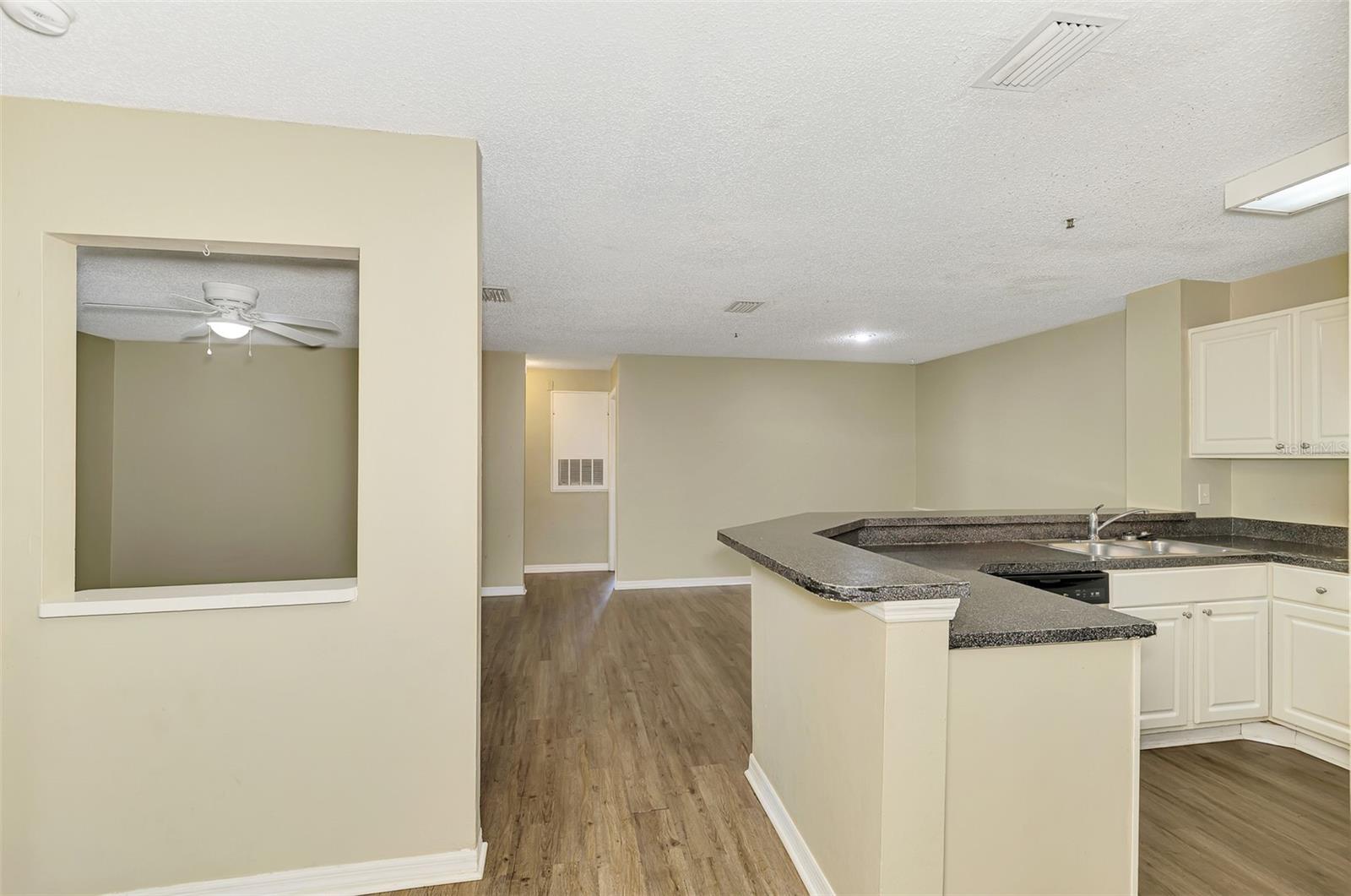 4045 Crockers Lake Unit 11, Sarasota, FL 34238