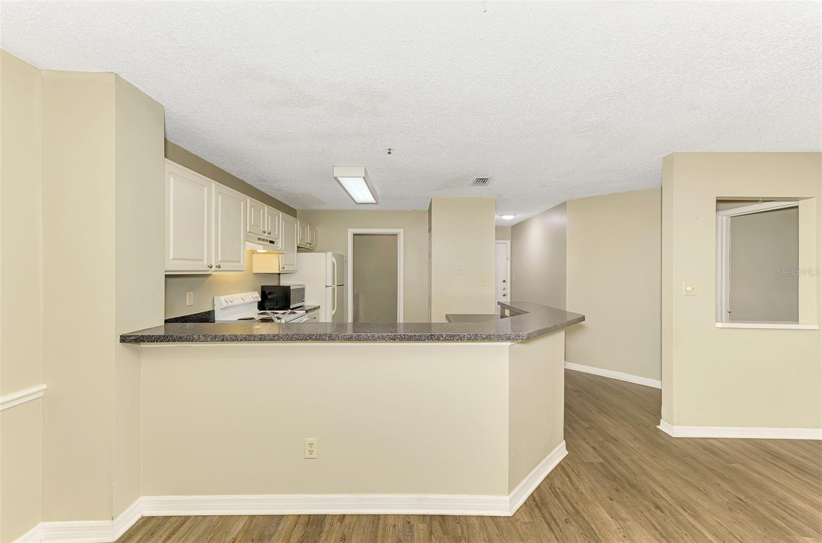 4045 Crockers Lake Unit 11, Sarasota, FL 34238