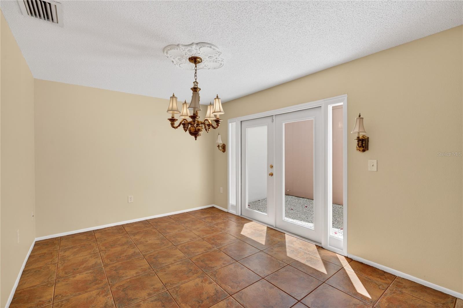 3501 Village Unit 220, Sarasota, FL 34231