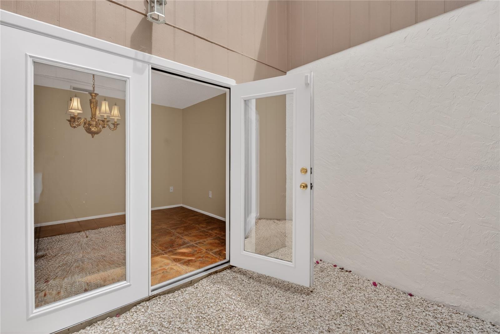 3501 Village Unit 220, Sarasota, FL 34231