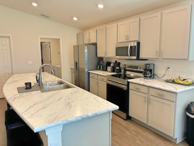 737 Daphne, Polk City, FL 33868