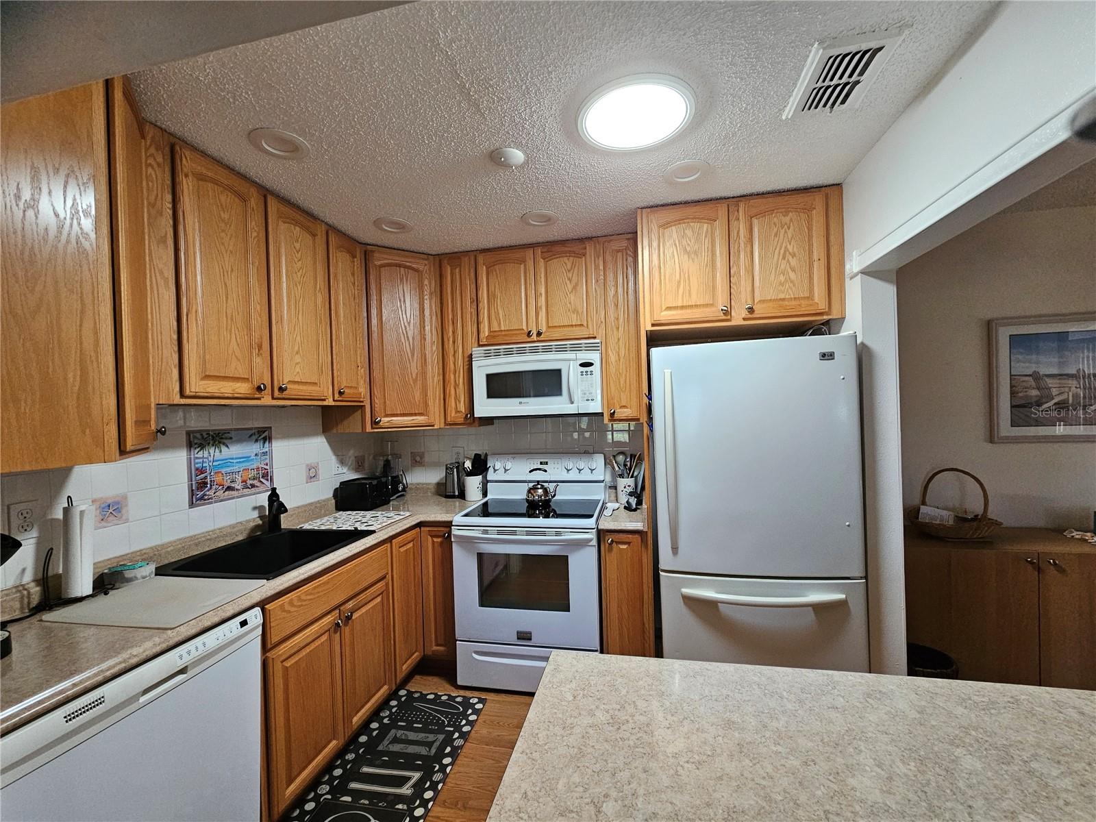 1905 Canterbury Unit E-9, Sun City Center, FL 33573