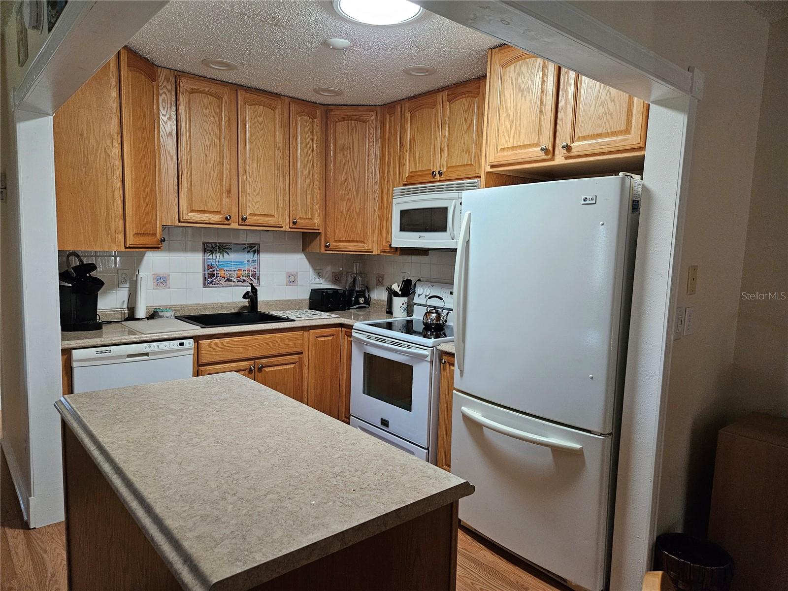 1905 Canterbury Unit E-9, Sun City Center, FL 33573