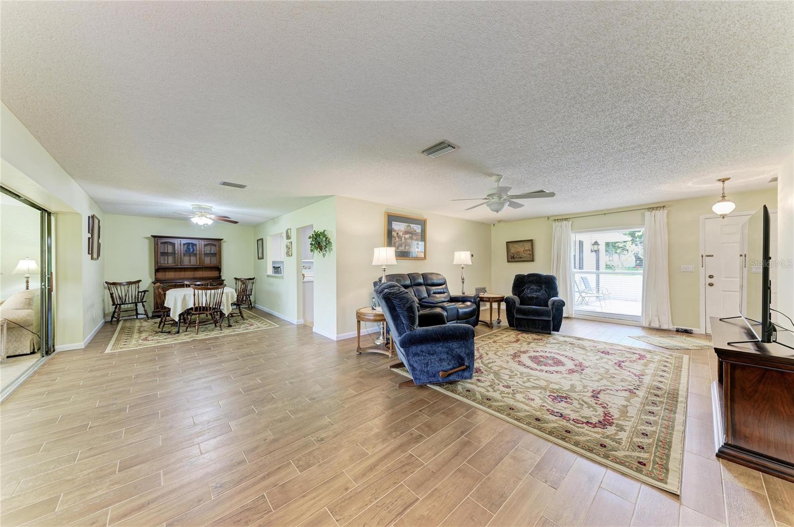 7160 Fairway Bend Cir, Sarasota, FL 34243