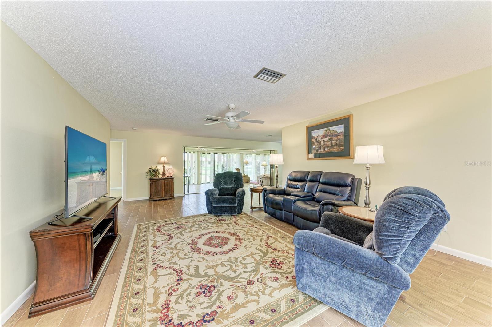 7160 Fairway Bend Cir, Sarasota, FL 34243