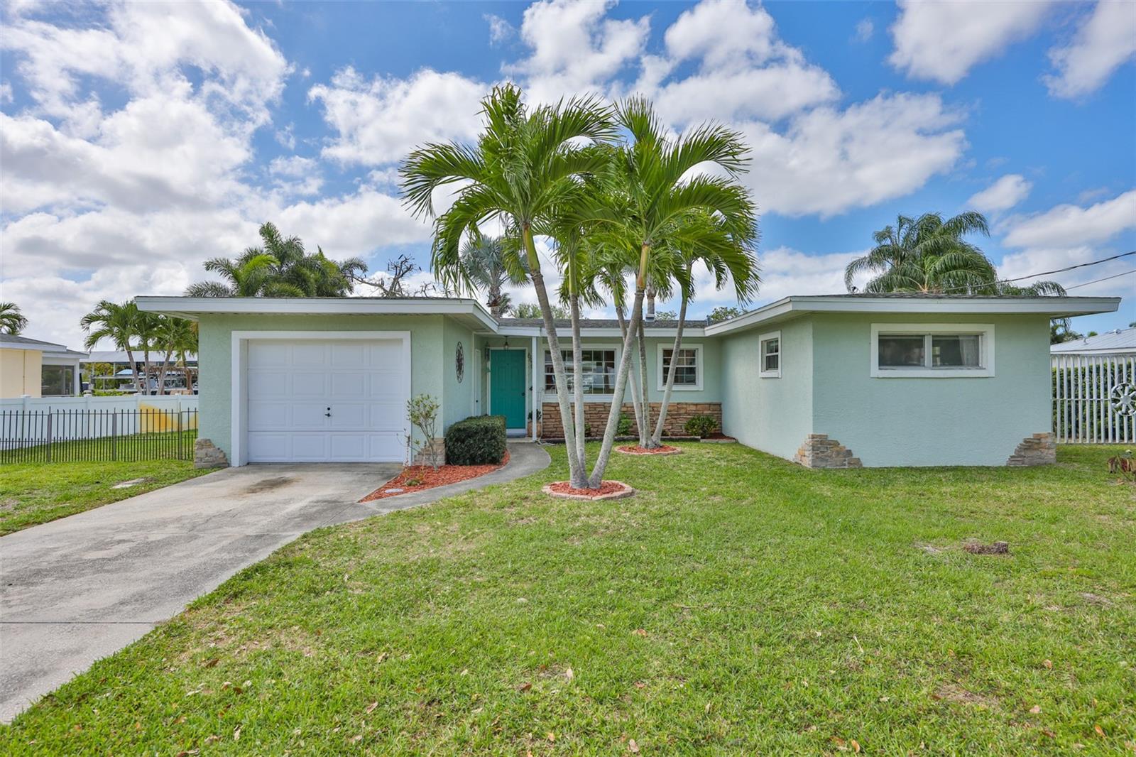 6907 9th, Bradenton, FL 34209