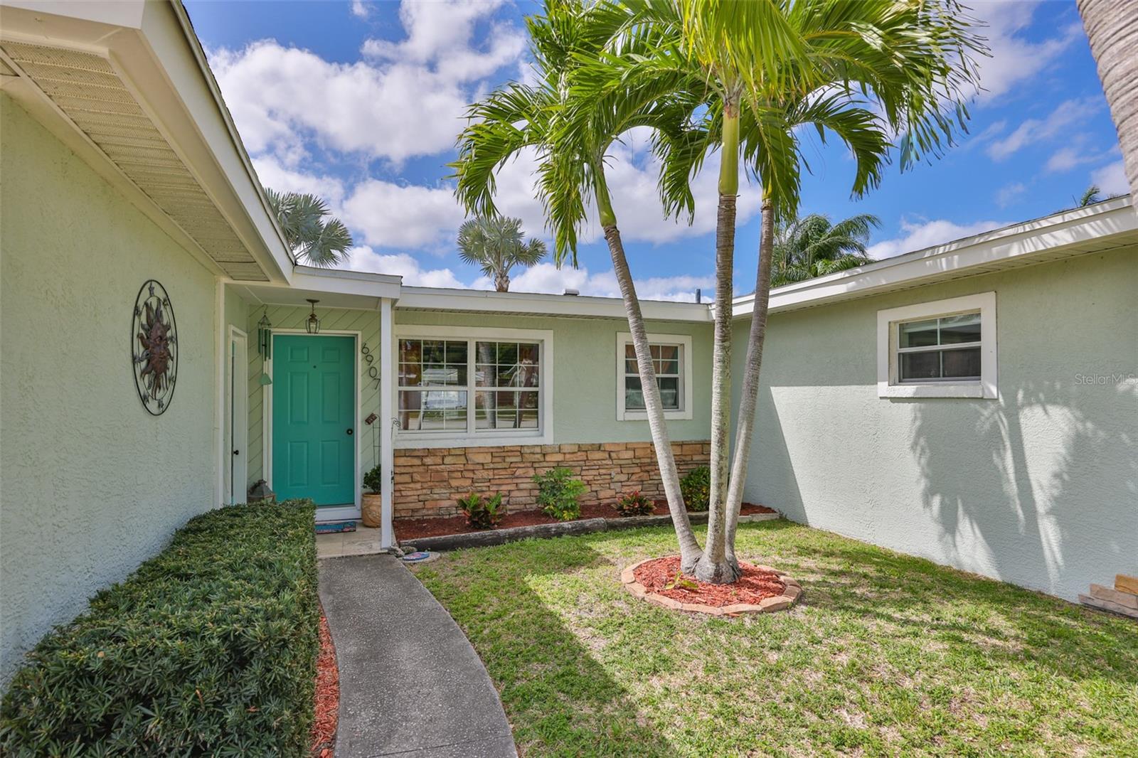 6907 9th, Bradenton, FL 34209