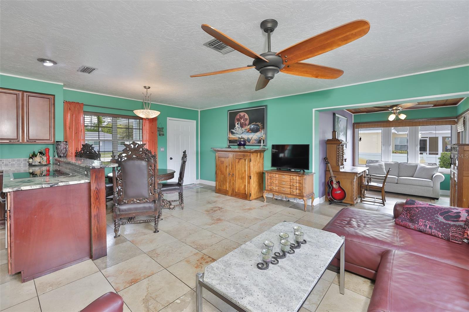 6907 9th, Bradenton, FL 34209