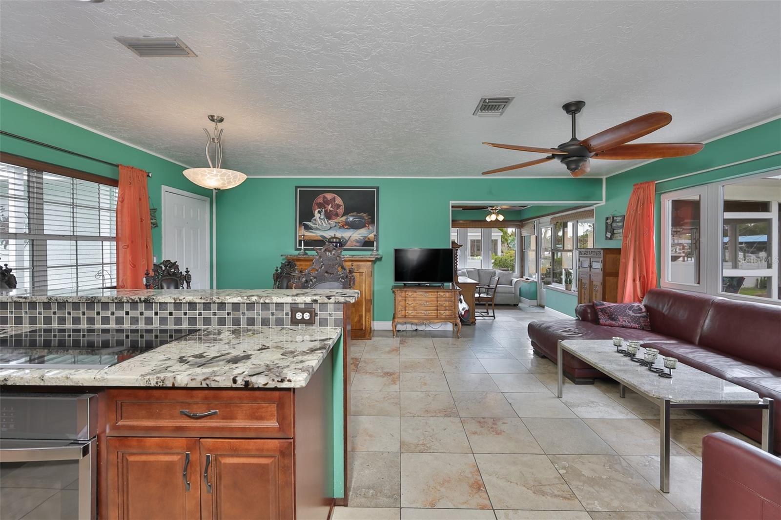 6907 9th, Bradenton, FL 34209