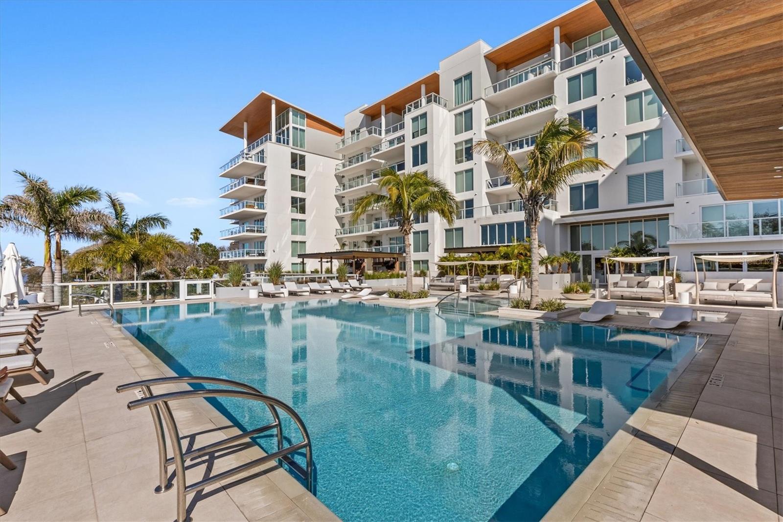 1028 Sunset Point Unit R9, Clearwater, FL 33755