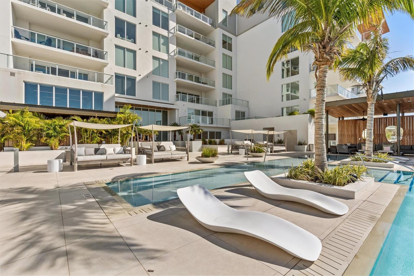 1028 Sunset Point Unit R9, Clearwater, FL 33755