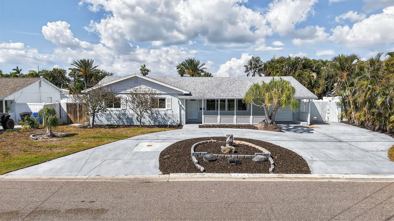 7919 Causeway, St Petersburg, FL 33707