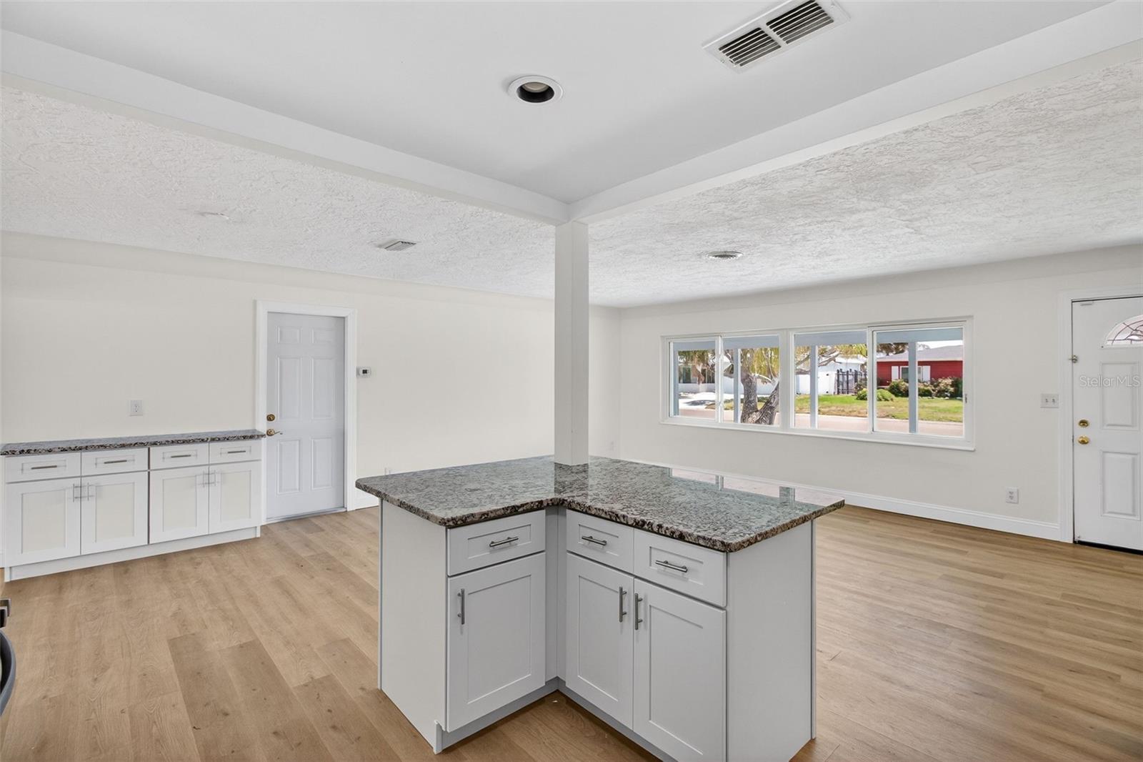 7919 Causeway, St Petersburg, FL 33707