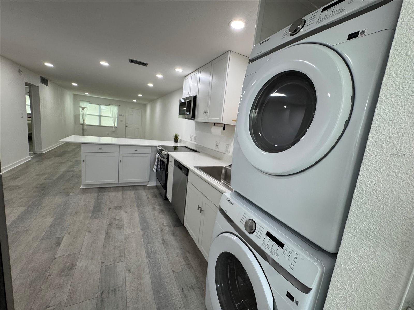 5720 13th Unit 106b, St Petersburg, FL 33710