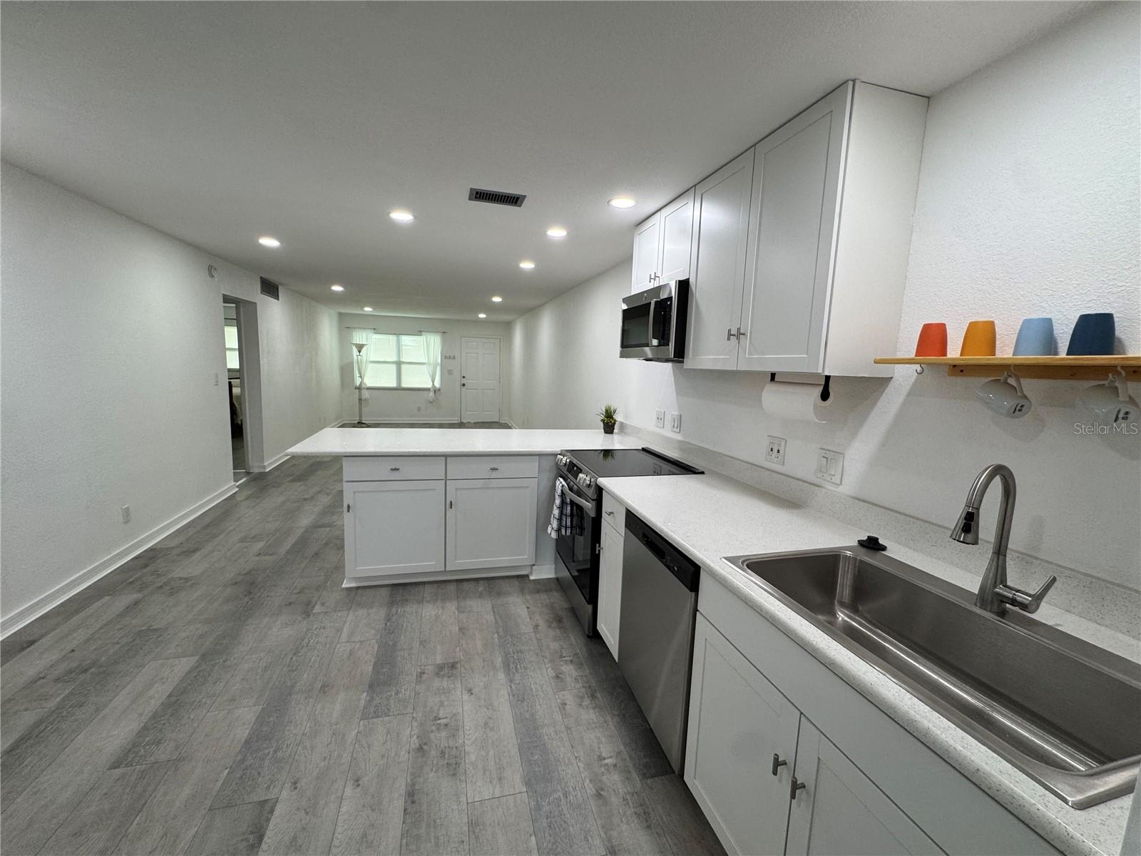 5720 13th Unit 106b, St Petersburg, FL 33710