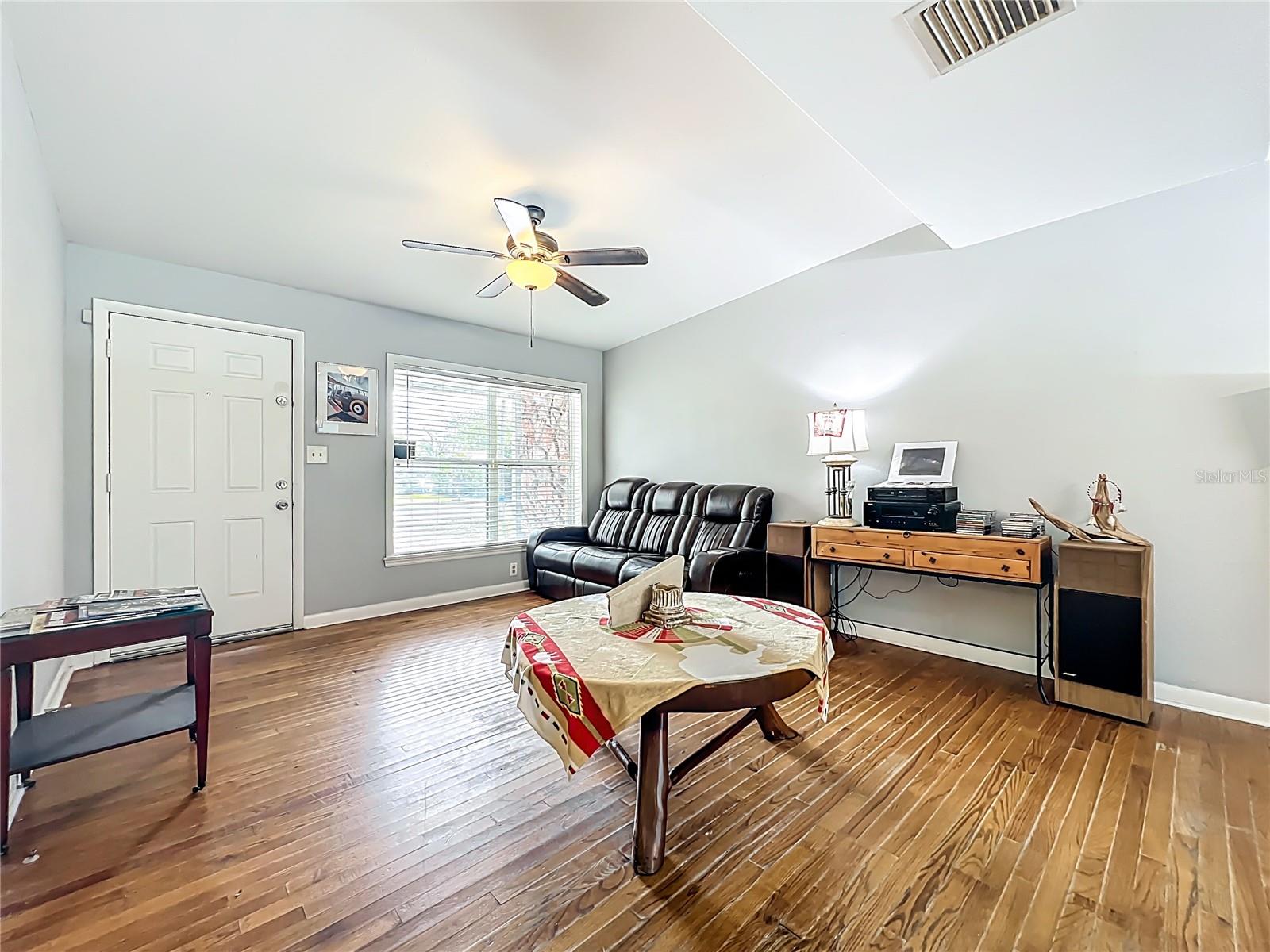 1700 Edmundshire, Orlando, FL 32812
