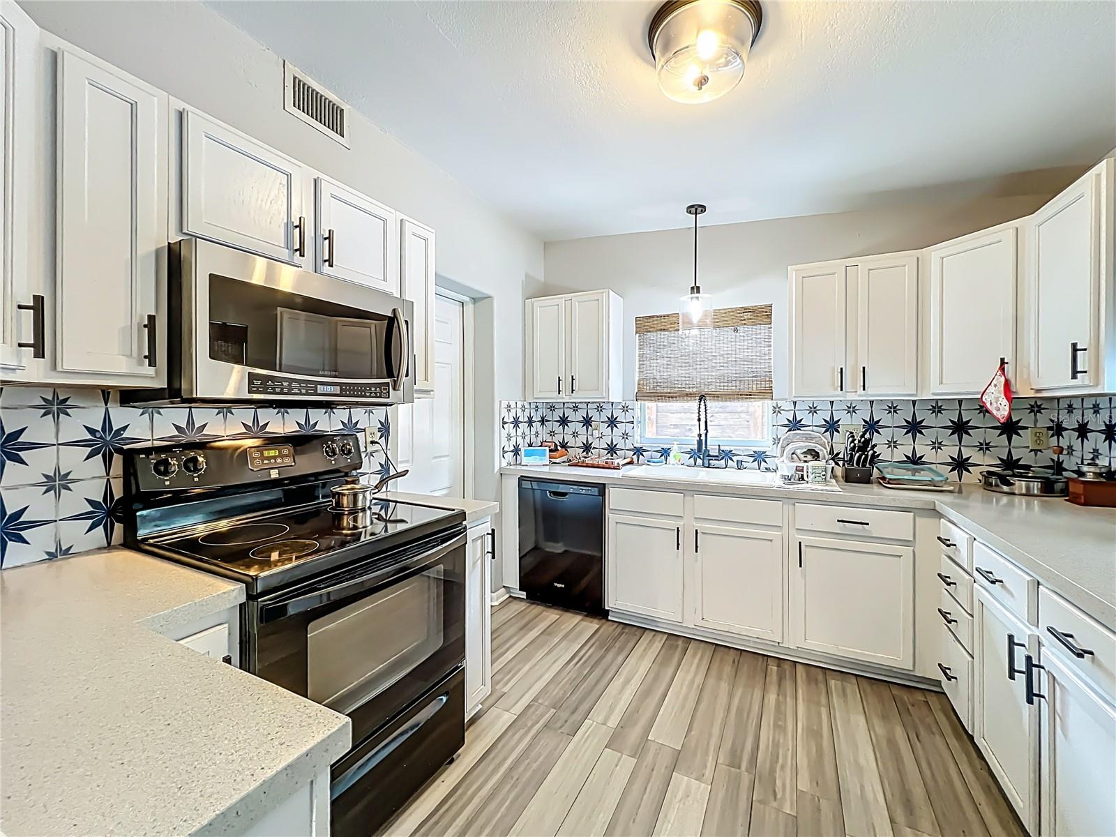 1700 Edmundshire, Orlando, FL 32812