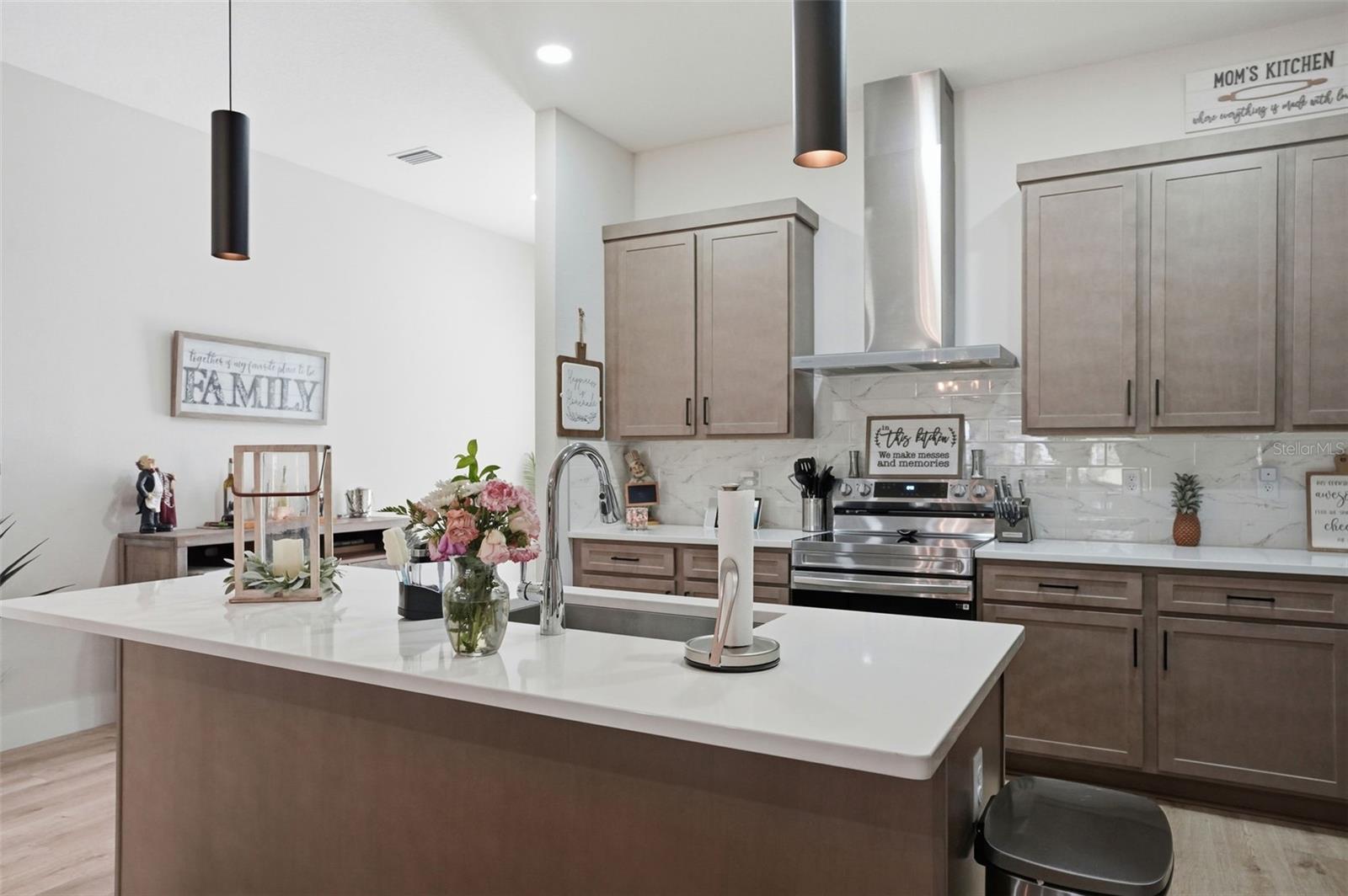 9013 Mississippi, Weeki Wachee, FL 34613