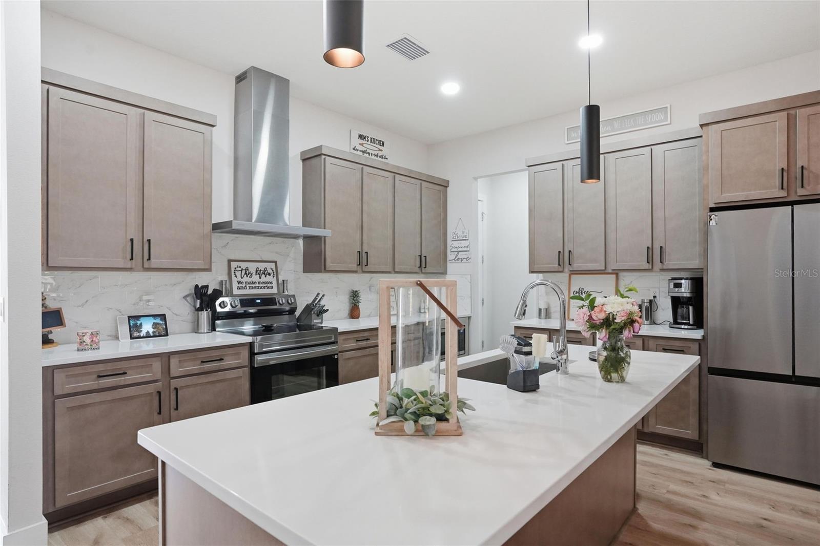 9013 Mississippi, Weeki Wachee, FL 34613
