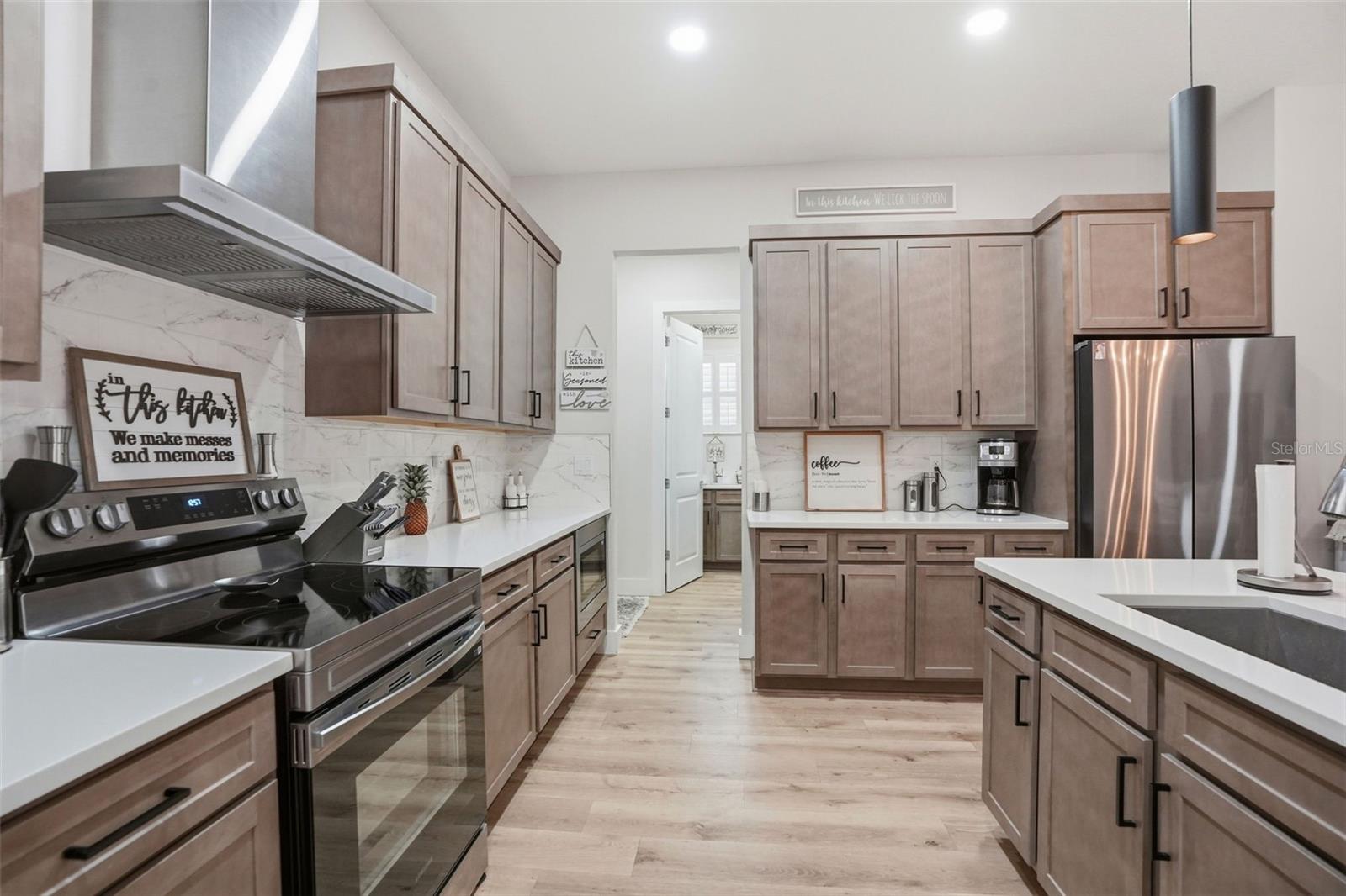 9013 Mississippi, Weeki Wachee, FL 34613